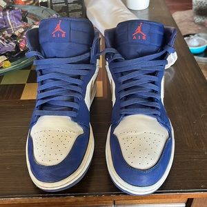 Nike Air Jordan 1 Gold Medal